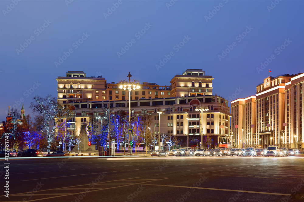 Naklejka premium Москва. Театральная площадь утром.