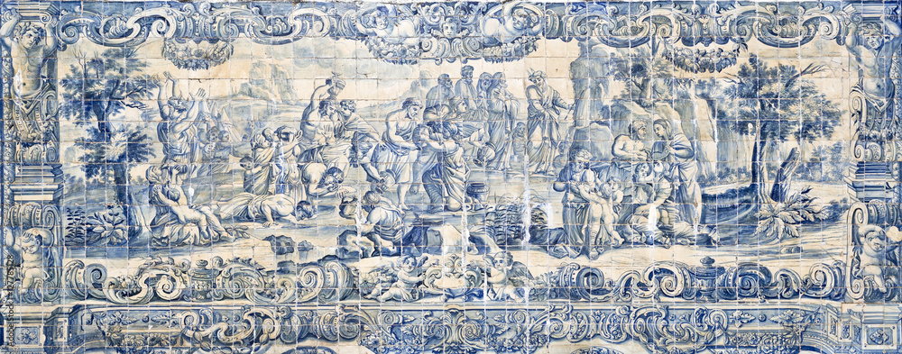 Role of the Water on 18th Century Tiles Panels