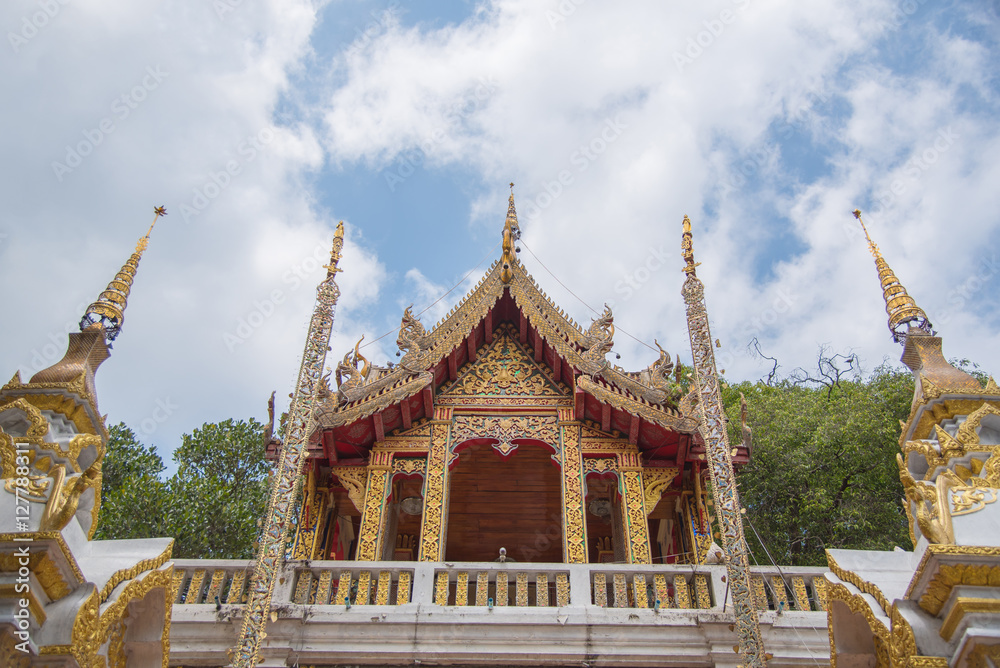 Fototapeta premium WAT PHRA THAT DOI SUTHEP Temple in Thailand