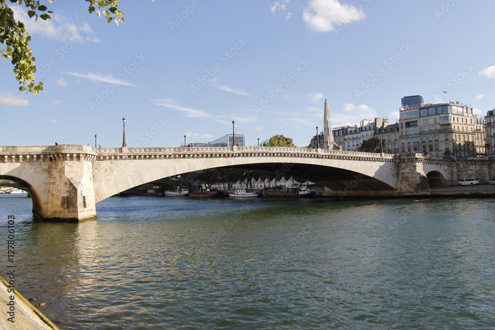 Pont de la Tournelle sur la Seine à Paris	