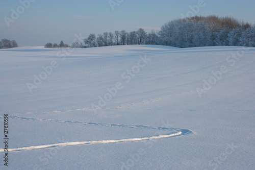 Pola zasypane śniegiem Wzgórza Dylewskie photo