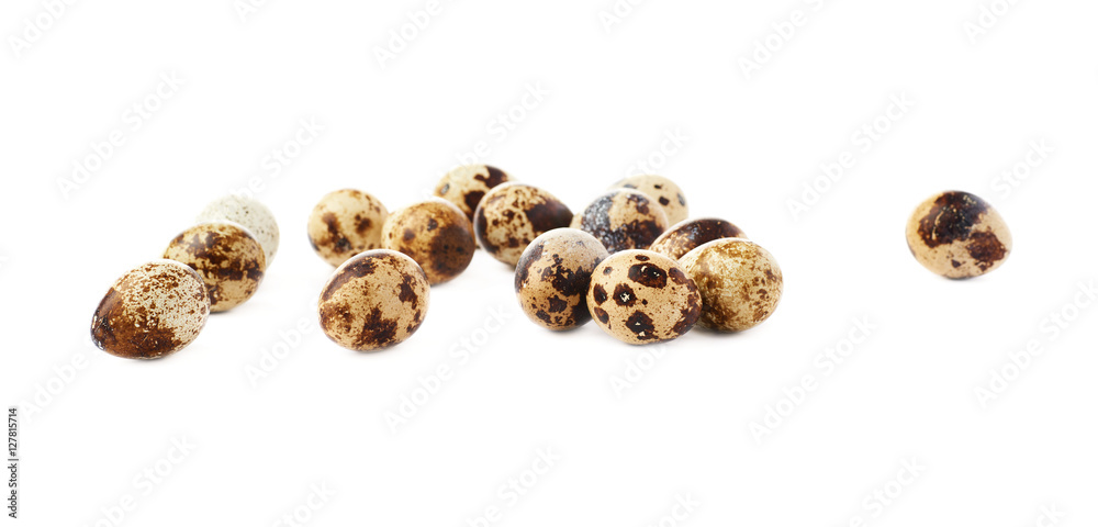 Obraz premium Quail eggs isolated over white background