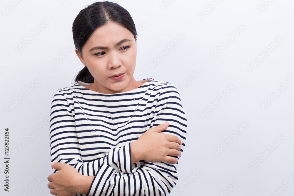Woman feel cold Woman feel cold