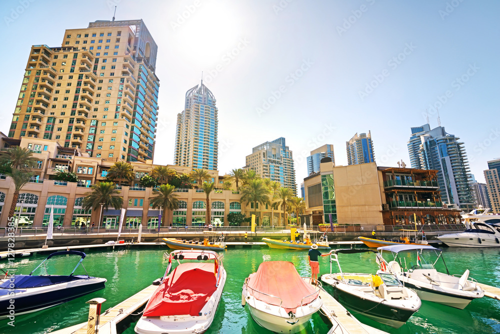 Naklejka premium Dubai Marina