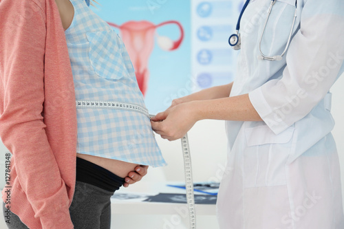 Examination of pregnant wom...