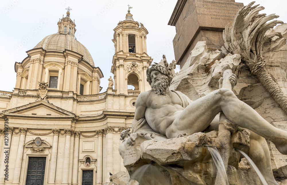 Obraz premium Bernini's four rivers fountain sculpture, in the Piazza Navona, Rome, Italy