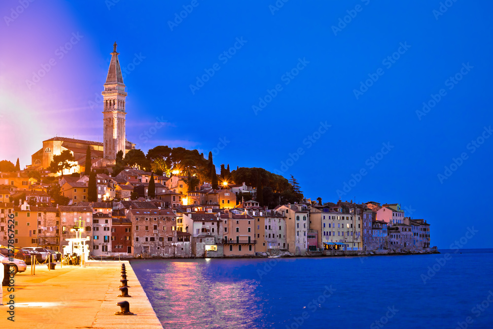 Fototapeta premium Blue hour in Rovinj waterfront