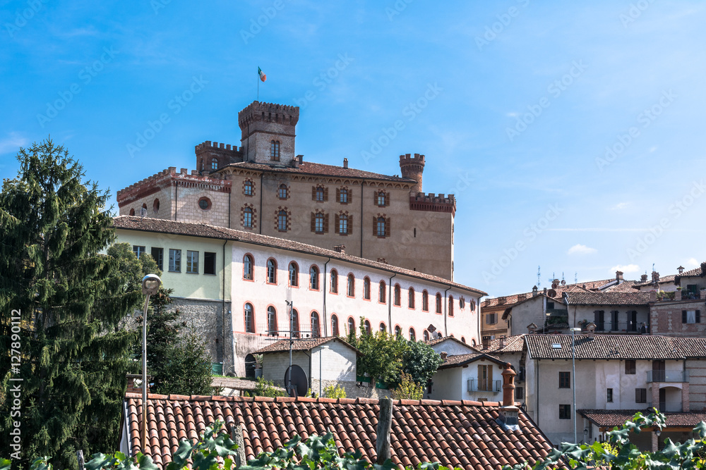 Obraz premium Castle in Barolo, Italy 