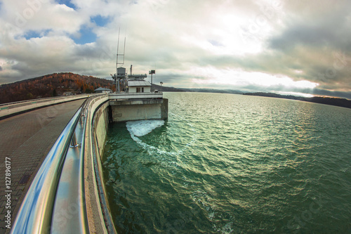 Fototapeta Naklejka Na Ścianę i Meble -  Zapora nad Soliną