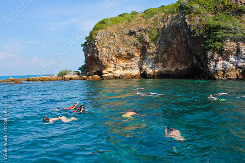 People who enjoy Snorkeling / People who enjoy Snorkeling from Thailand Pattaya city coast 