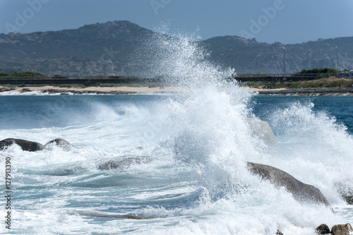 Sardinien  Wellen am Capo Testa