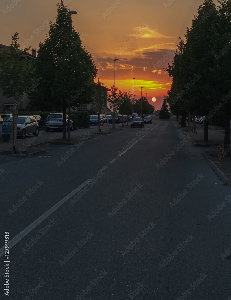 tramonto sulla strada