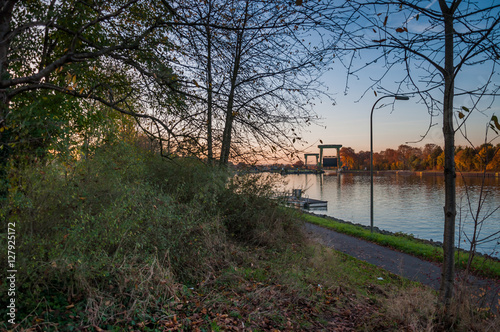 Schleuse am Wesel-Datteln-Kanal photo