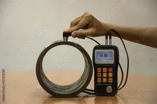 Inspection wall thickness pipe by ultrasonic thickness test for