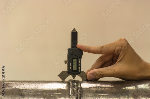 Inspection weld by welding digital gauge for dimension weld