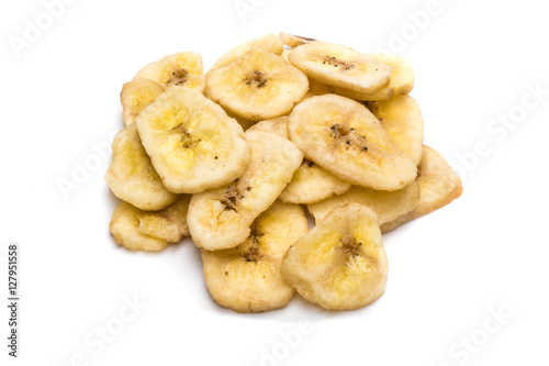 Getrocknete Bananen auf weißen Hintergrund