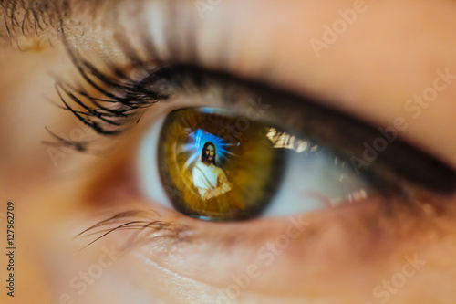 Jesus Christ icon reflected on eye Fototapeta