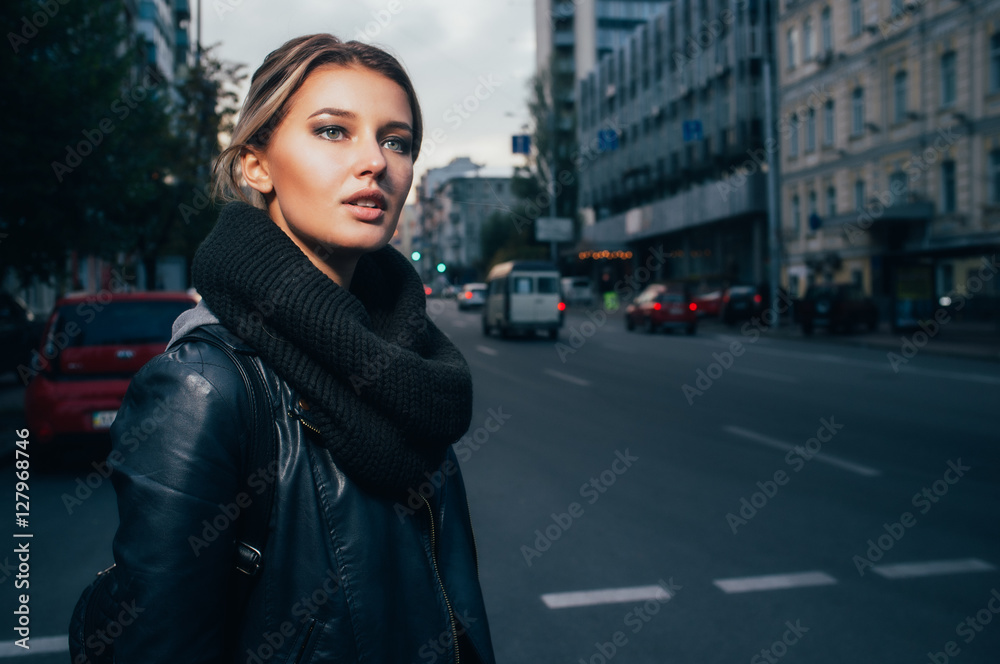 Obraz premium Finding a taxi