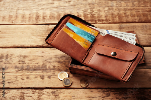 Stylish leather wallet with...