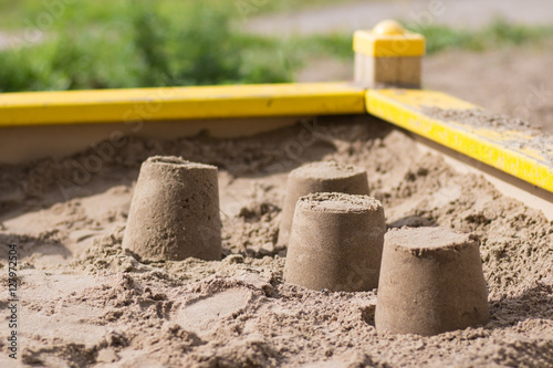 Foto Cakes in the sandbox, close-up