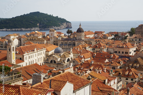 Ausblick von der Wehrmauer auf die Altstadt von Dubrovnik 