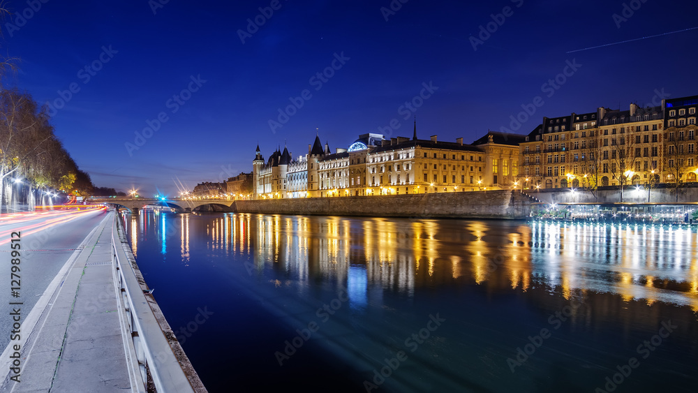 Paris, France: the old town at night
