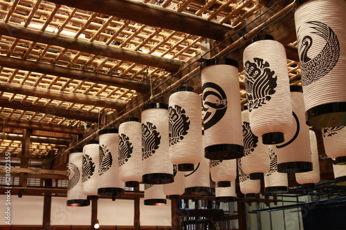 Fototapet Lanterns design at one of the oldest Kabuki theater in Japan