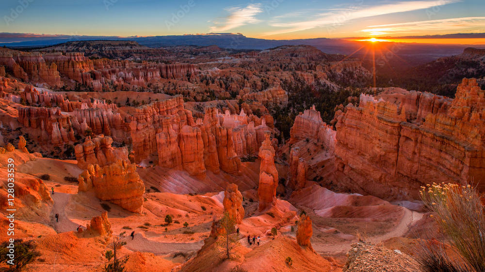 Fototapeta premium Malowniczy widok na zachwycający czerwony piaskowiec w Bryce Canyon National P