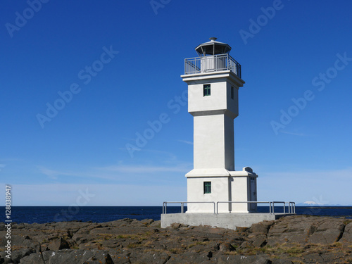 Der alte Leuchtturm von Akranes an der Westk  ste von Island