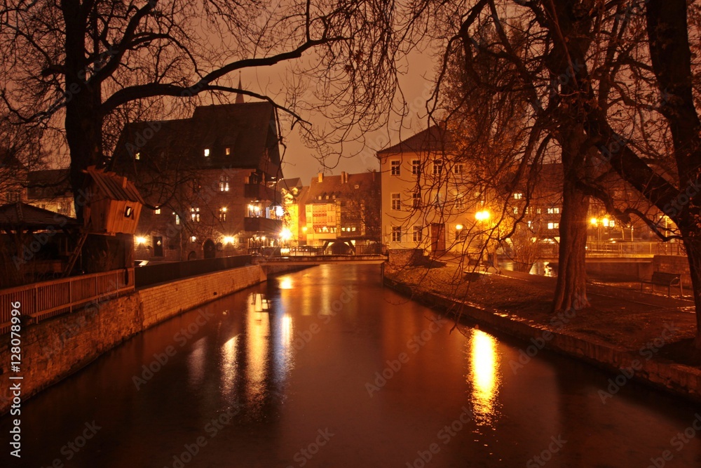 Hinter der Krämerbrücke bei Nacht
