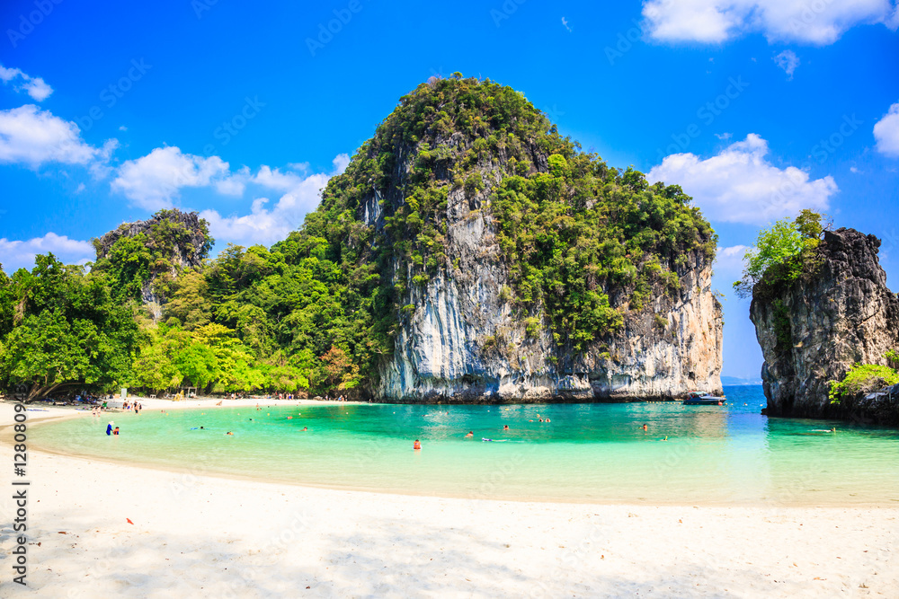 Obraz premium Thailand. Krabi province. Hong Islands lagoon.