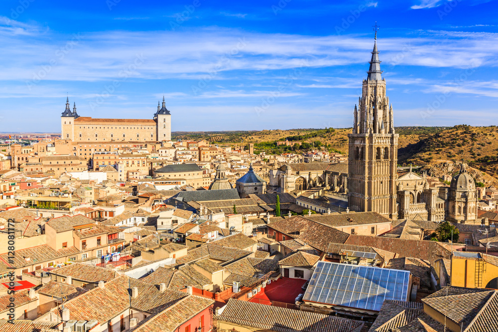 Toledo, Spain. Panoramic view of the old city and its Alcazar(Royal Palace). - obrazy, fototapety, plakaty 