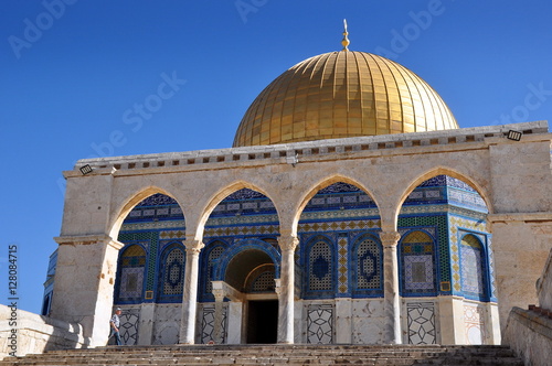 Felsendom in der Heiligen Stadt Jerusalem photo