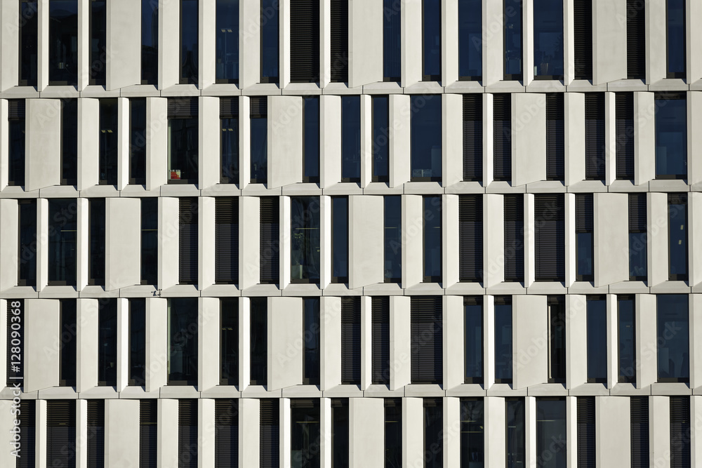 Moderne Hausfront - Weiß mit Schießschartenfenstern - Berlin Moderne Hausfront - Weiß mit Schießschartenfenstern - Berlin
