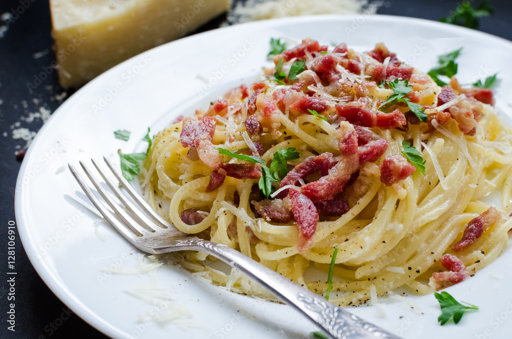 Pasta Carbonara. Spaghetti with bacon and parmesan cheese.