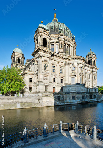 Der Berliner Dom am Ufer der Spree, Berlin, Deutschland