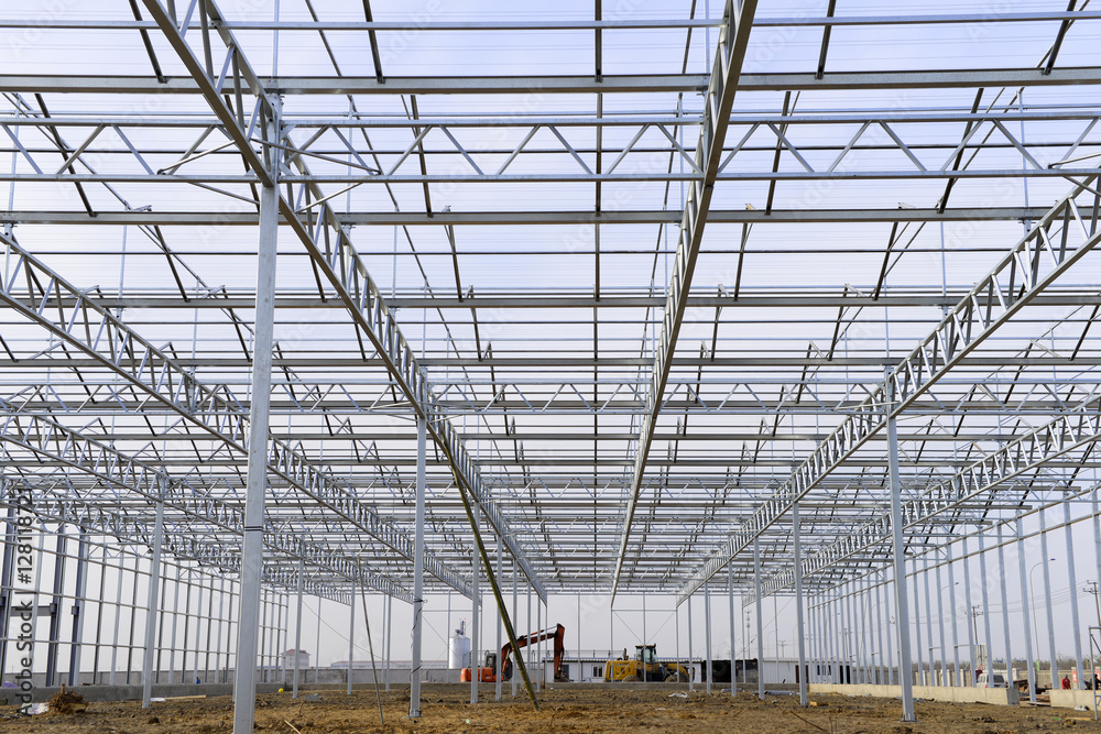 Steel structure workshop is under construction