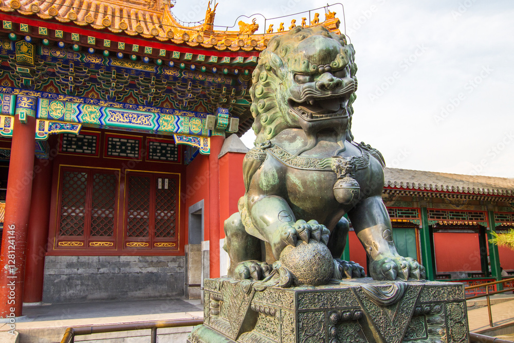 Obraz premium Chinese guardian lion, Summer Palace, Beijing, China