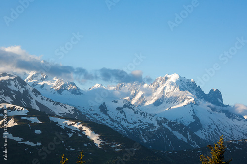 Die wundersch  ne Bergwelt des Wallis