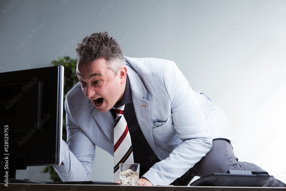 Fototapeta premium boss read bad news and explodes