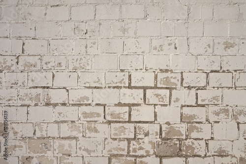 Alte dreckige weiße Mauer mit Flecken