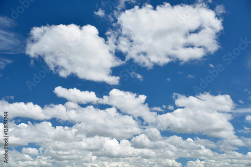 Fototapeta Naklejka Na Ścianę i Meble -  Beautiful white cloud on clear sky
