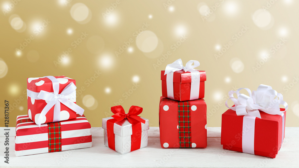 Obraz premium Gift boxes with gold background