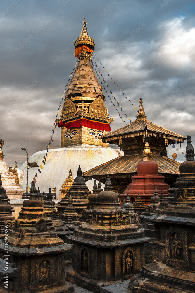 Fototapeta premium Swayambhunath - tempio delle scimmie - Katmandu