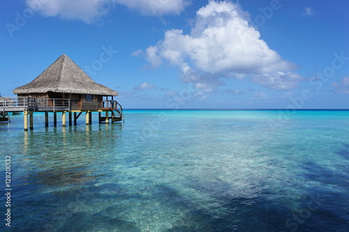 Seascape with overwater bungalow in the lagoon of Rangiroa  south Pacific ocean  Tuamotu  French Polynesia