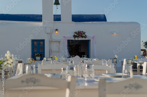 Kirche im Hafen von Naoussa, Paros, Griechenland photo