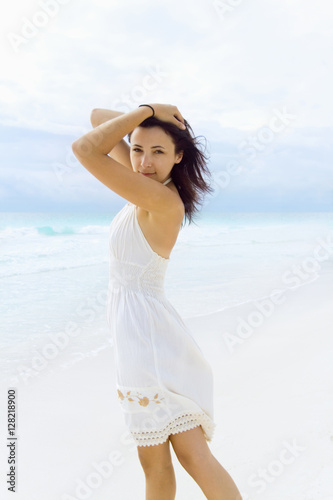 Girl on the Beach © bartsadowski