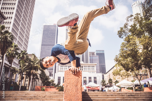Vászonkép Man doing parkour