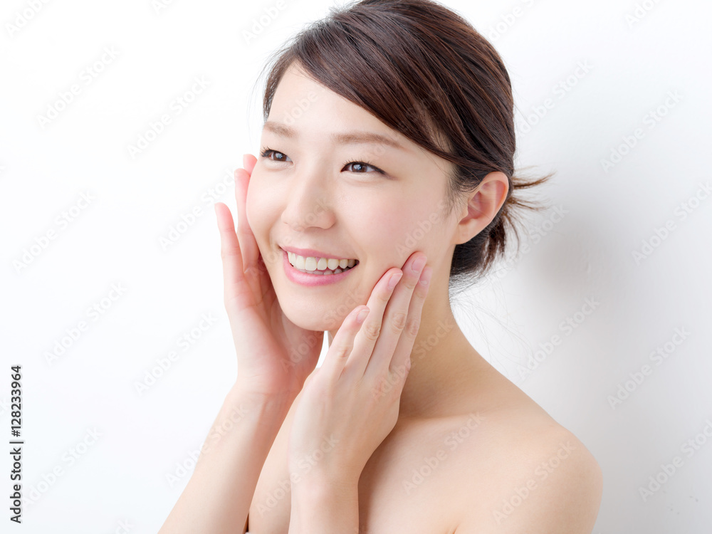 スキンケア・若い女性 スキンケア・若い女性