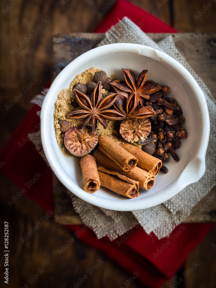Spices for making gingerbread spice mix